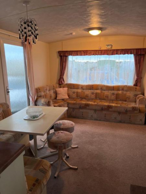S422 Golden Palm 8 Berth Caravan